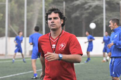 José Luis González, entrenador del Calasanz, será el director del módulo. / Valentín Guisande-