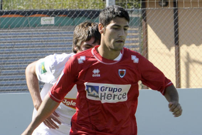 Diego Antón fue el protagonista del Numancia B al marcar dos goles. / VALENTIÍN GUISANDE-