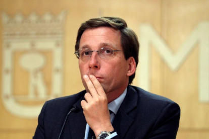 El alcalde de Madrid, José Luis Martínez-Almeida, tras la primera reunión de la Junta de Gobierno del Ayuntamiento.-J.J. GUILLÉN (EFE)
