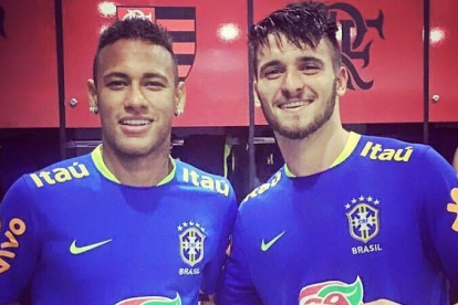 Bonaldo junto a Neymar en la Olímpica de Brasil. CD Numancia