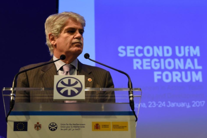 El ministro Dastis durante la rueda de prensa en el Segundo Foro Regional Euromediterráneo.-LLUIS GENÉ/ AFP