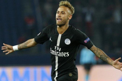 Neymar celebra uno de sus goles ante el Estrella Roja.-EL PERIÓDICO