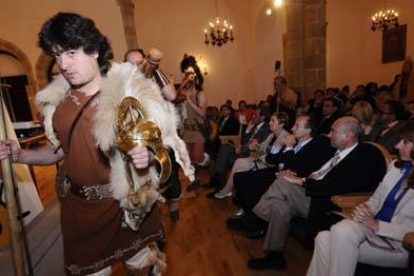 Ambientación numantina en la presentación de la sociedad. / FERNANDO SANTIAGO-