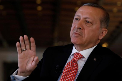 El presidente de Turquía, Recep Tayyip Erdogan, durante una entrevista con Reuters en el Palacio Presidencial, en Ankara, el 25 de abril.-REUTERS