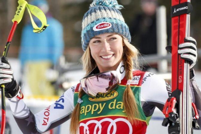 Mikaela Shiffrin, tras ganar el supergigante de Lake Louise.-AP / JEFF MCINTOSH