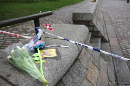 Tributo floral a las víctimas, en Londres.-AFP