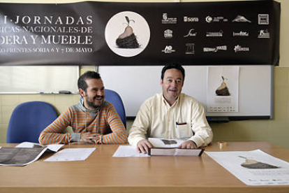 De izquierda a derecha, los organizadores de las jornadas José Miguel Díez y Óscar Sánchez. / ÁLVARO MARTÍNEZ-