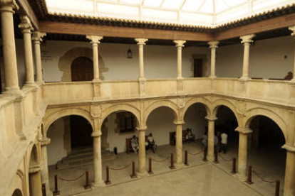 Vista panorámica del patio central del Palacio de los Condes de Gómara, sede principal de los Juzgados de la capital soriana. / FERNANDO SANTIAGO-