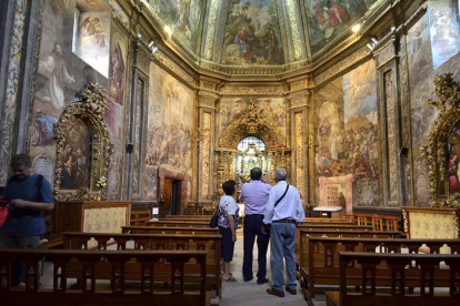 La capilla de San Saturio, con su decoración mural.-Valenttín Guisande
