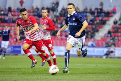 Julio Álvarez en un lance del partido ante el Girona. / ÁREA 11-