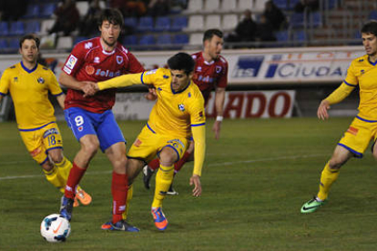 Pedro podría ser hoy la referencia ofensiva del Numancia ante el Hércules. / DIEGO MAYOR-