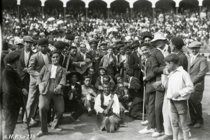Un viernes de toros 1925-1929. -TIBURCIO CRESPO PALOMAR AHPSo 215