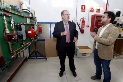 El consejero de Educación de la Junta, Fernando Rey, visita el Centro Integrado de FP Tecnológico Industrial de León-Ical