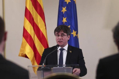 Puigdemont, el pasado 18 de febrero, en una conferencia en Bruselas.-FRANCISCO SECO (AP)