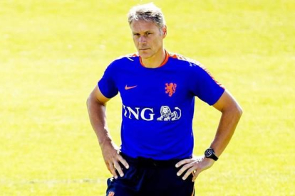 Marco van Basten, en un entrenamiento con la selección holandesa.-AFP / ROBIN VAN LONKHUIJSEN