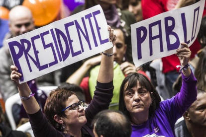 Simpatizantes de Podemos en el mitin de cierre de campaña, el 18 de diciembre, en València.-MIGUEL LORENZO