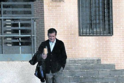 Jaume Matas abandona la prisión de Segovia tras serle concedido el tercer grado, el pasado 31 de octubre.-Foto:   EFE / AURELIO MARTÍN