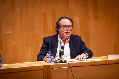 Presentación de El Ateneo de J.A. Gómez Barrera. MARIO  TEJEDOR
