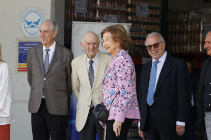 Visita de la Reina Sofía al Banco de Alimentos con motivo de su décimo aniversario. MARIO TEJEDOR