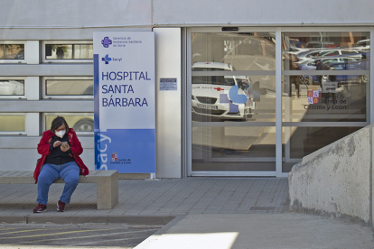 Entrada al Hospital Santa Bárbara. ISABEL SOTO