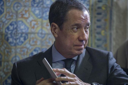 Eduardo Zaplana, el mes de enero, en València.-MIGUEL LORENZO
