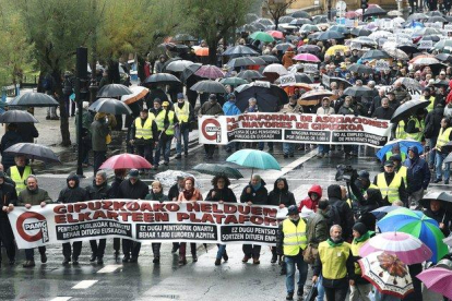 Manifestación de pensionistas en San Sebastián este sábado 16 de noviembre.-EFE / GORKA ESTRADA