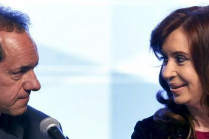 El candidato presidencial, Daniel Scioli, y su mentora, la presidenta Cristina Fernandez de Kirchner.-REUTERS / MARCOS BRINDICCI