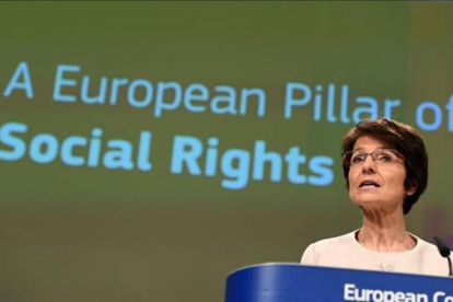 Marianne Thyssen, comisaria europea de Empleo, durante la rueda de prensa de presentación.-EMMANUEL DUNAND