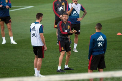Luis Enrique Martínez dirigiendo un entrenamiento de la selección española.-EFE