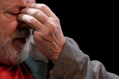 Lula purga desde abril en Curitiba (sur) una pena de 12 años y un mes de cárcel por corrupción y lavado de dinero.-RICARDO MORÄES