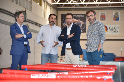 Enrique Sánchez-Guijo, Javier Muñoz, Rafael Medina y Ramón Martínez ayer durante la visita al CAEP. JCYL