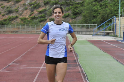 Marta Pérez Miguel en las pistas de atletismo de Los Pajaritos.-VALENTÍN GUISANDE