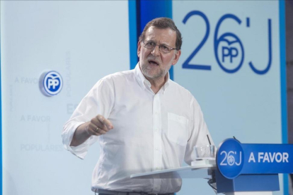 El presidente del Gobierno en funciones y candidato del PP, Mariano Rajoy, durante un mitin.-EFE
