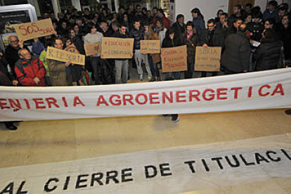 Participantes en el acto de protesta. / V. G. -