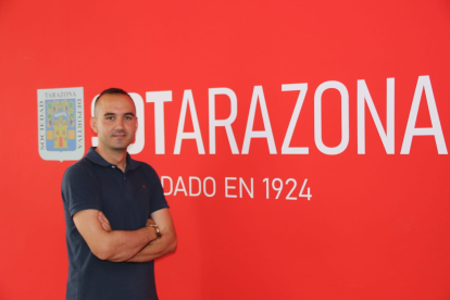 Míchel Sanz el año pasado cuando renovaba su contrato con la SD Tarazona. HDS