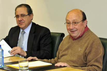 Tomás Mugarza y Joaquín Alcalde en la presentación de la Gala del Deporte. / Valentín Guisande-