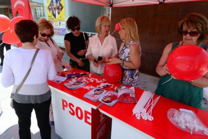 El PSOE apuró la explicación de su programa.-Álvaro Martínez