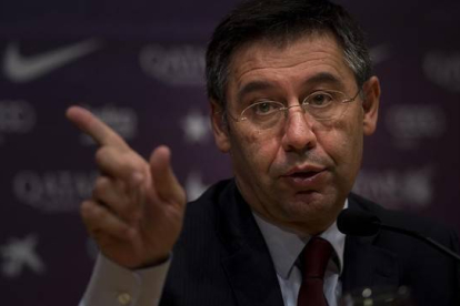 El presidente del Barça, Josep Maria Bartomeu, en una rueda de prensa.-Foto: JORDI COTRINA