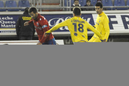El Numancia se impuso a Las Palmas en un buen encuentro de ambos equipos. / ÁLVARO MARTÍNEZ-