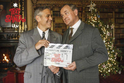 George Clooney y Hugh Boneville (el conde de Grantham), en el especial de Navidad de 'Downton Abbey'.-Foto: ITV