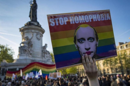 Protesta contra la homofobia en París-IAN LANGSDON (EFE)
