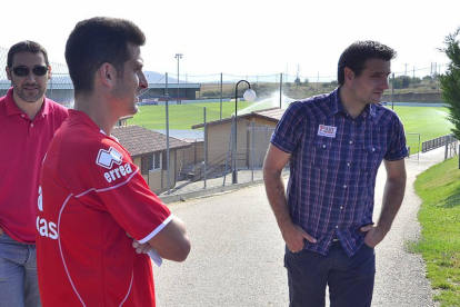 César Palacios quiere que Juan Carlos Moreno siga en el filial con la vista puesta en un futuro en el primer equipo.-ÁLVARO MARTÍNEZ