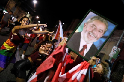 El candidato de Lula fue derrotado en su intento de ser reelegido como mandatario del segundo estado más poblado de Brasil.-EL PERIÓDICO