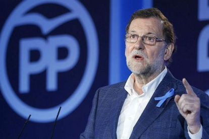 El líder del PP y presidente del Gobierno en funciones tilda el acuerdo PSOE-C's de "un torpedo en la línea de flotación" de la recuperación.-EFE