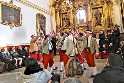 Danzas del paloteo en Casarejos.-C. EGEA