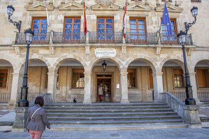 Los servicios municipales del Ayuntamiento de Soria suponen 840 € por vecino - MARIO TEJEDOR