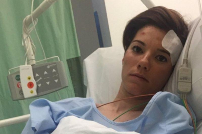 La ciclista Ane Santesteban, en el hospital tras sufrir un atropello.-