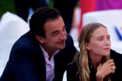 Una imagen de archivo de los recién casados, Mary-Kate Olsen y Olivier Sarkozy.-ARCHIVO