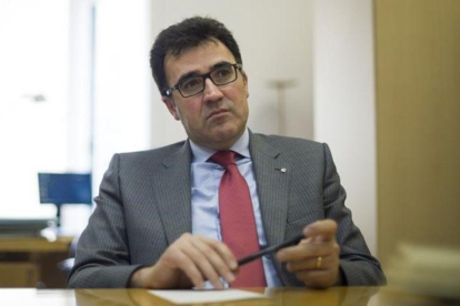 Lluís Salvadó, secretario de Hacienda, en su despacho.-