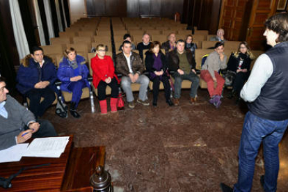 Los jurados del 2014 en la reunión mantenida ayer con el alcalde de Soria en el Ayuntamiento. / REPORTAJE GRÁFICO: ÁLVARO MARTÍNEZ-